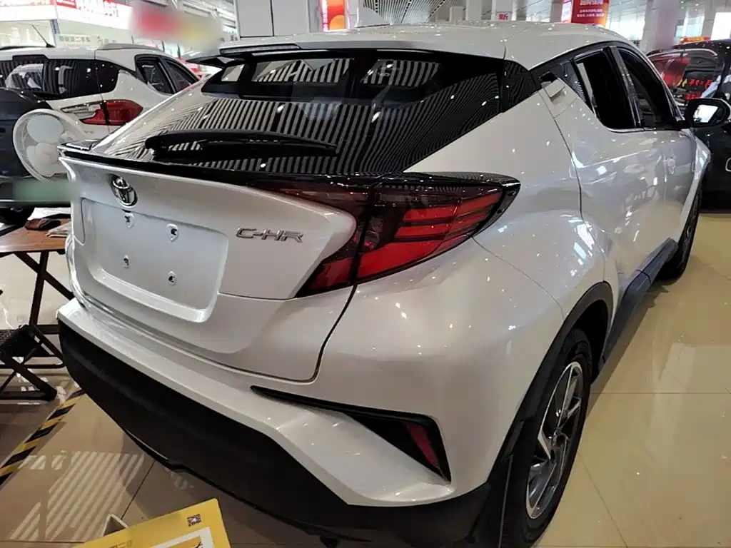 Toyota C-HR 2022 — фото 7