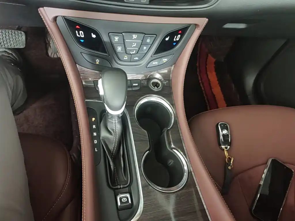 Buick Envision Plus 2017 — фото 14