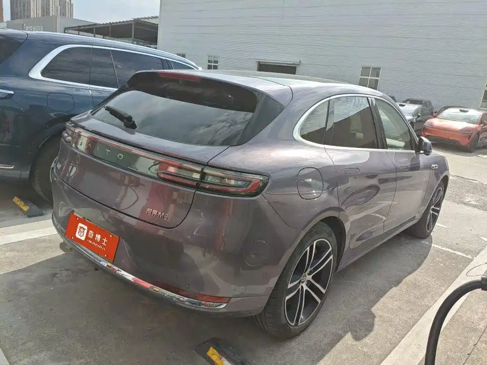 AITO M5 2025