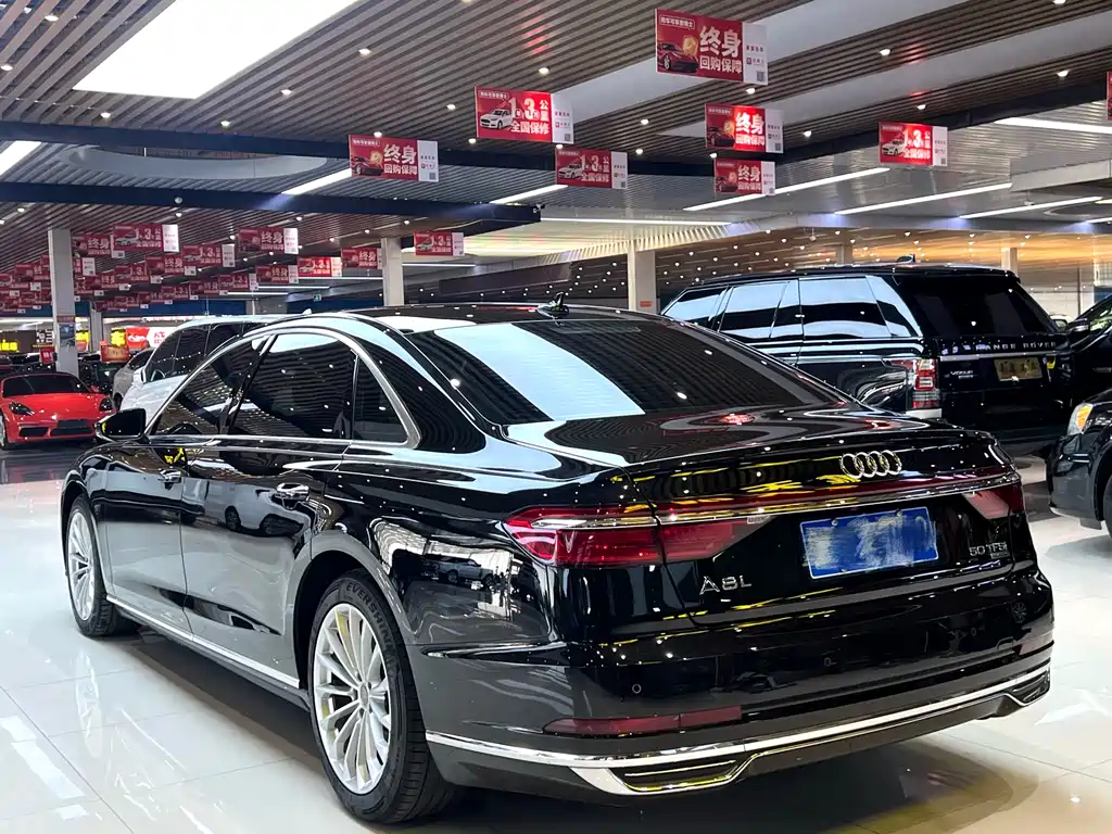 Audi A8 2019 — фото 6