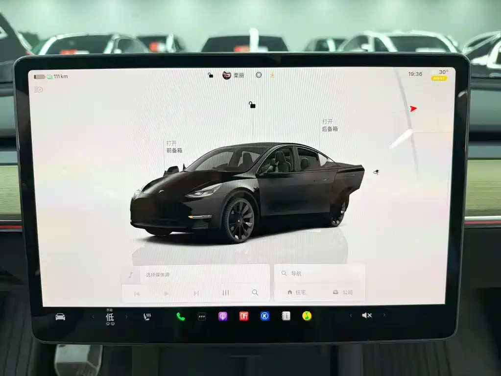 Tesla Model Y 2023 — фото 12