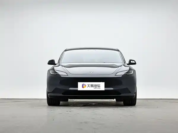 Tesla Model 3 2024