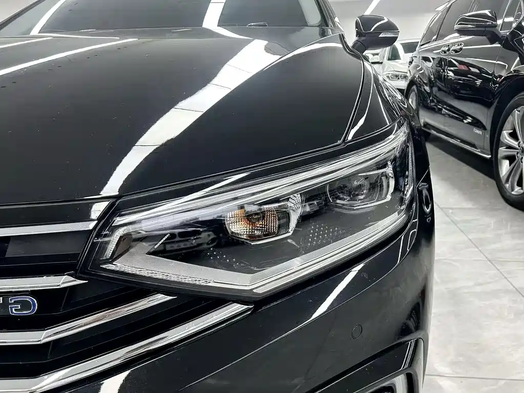 Volkswagen Magotan PHEV 2023 — фото 20