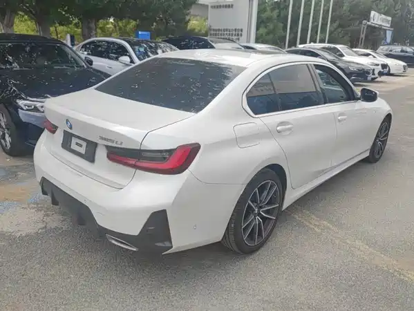 BMW 3 Series 2023