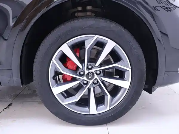 Audi Q5L 2024