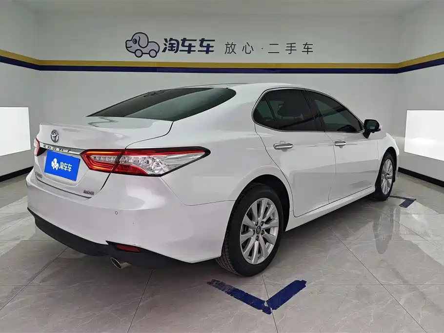 Toyota Camry 2021 — фото 3