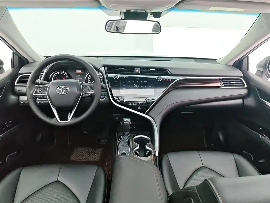 Toyota Camry 2021 — фото 12