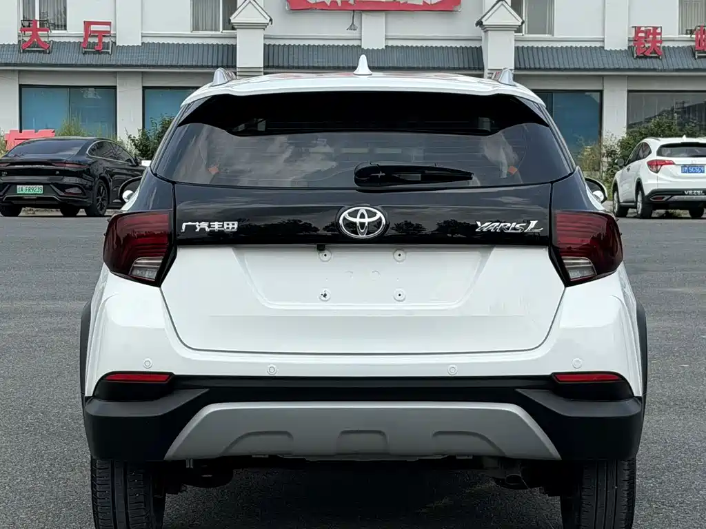 Toyota Yaris L 2022
