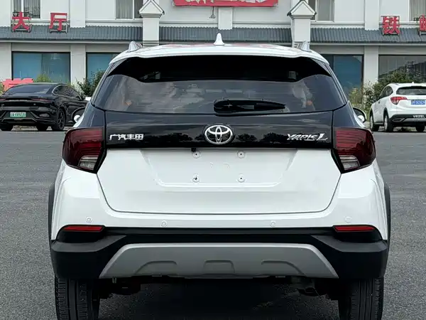 Toyota Yaris L 2022