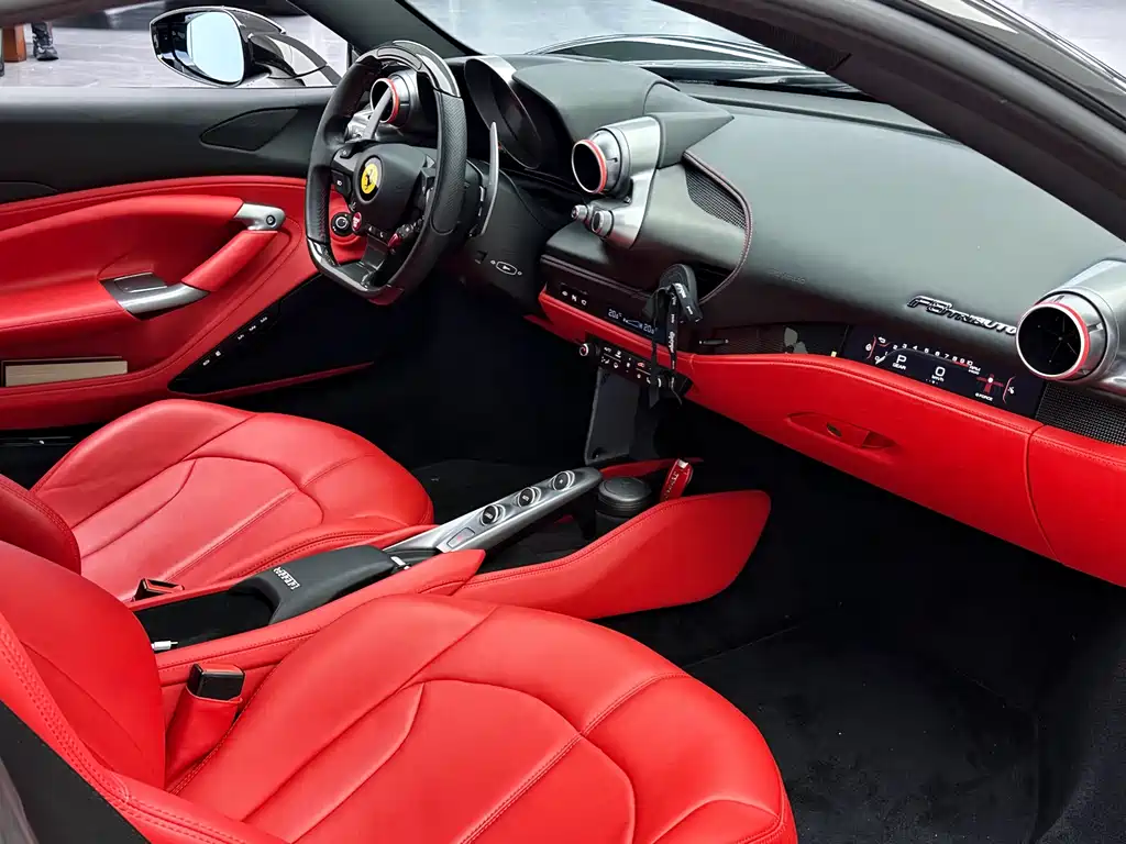 Ferrari F8 2022 — фото 17