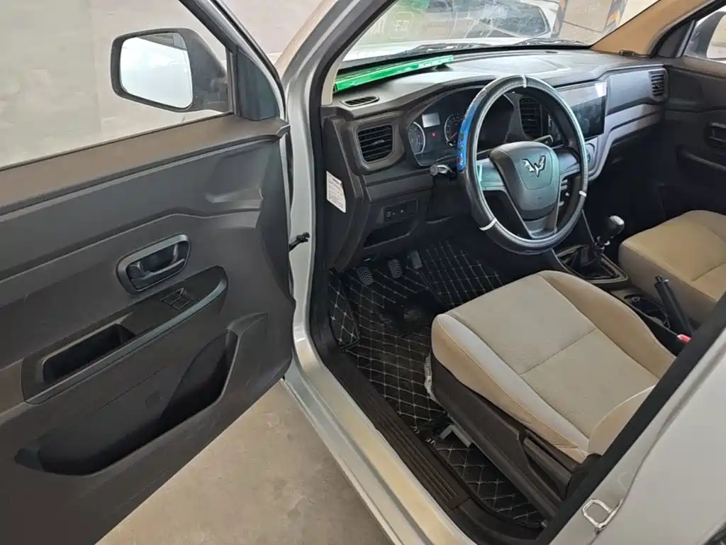 Wuling Hongguang V 2019 — фото 16