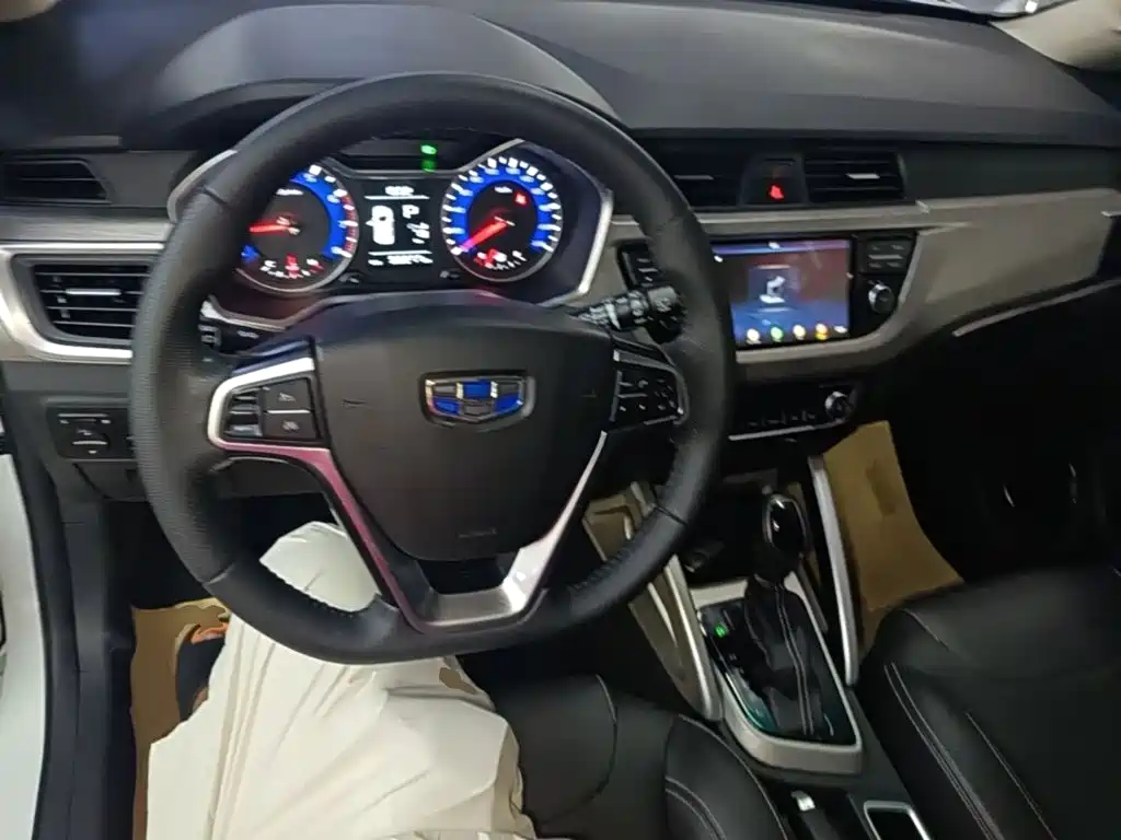 Geely Vision X3 2019 — фото 10