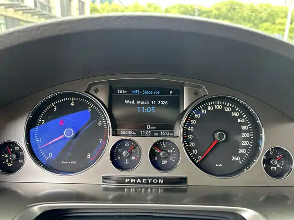 Volkswagen Phaeton 2012