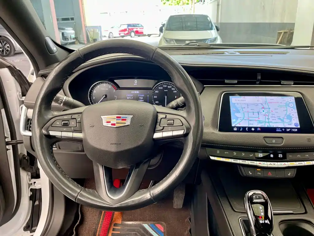 Cadillac XT4 2021 — фото 13