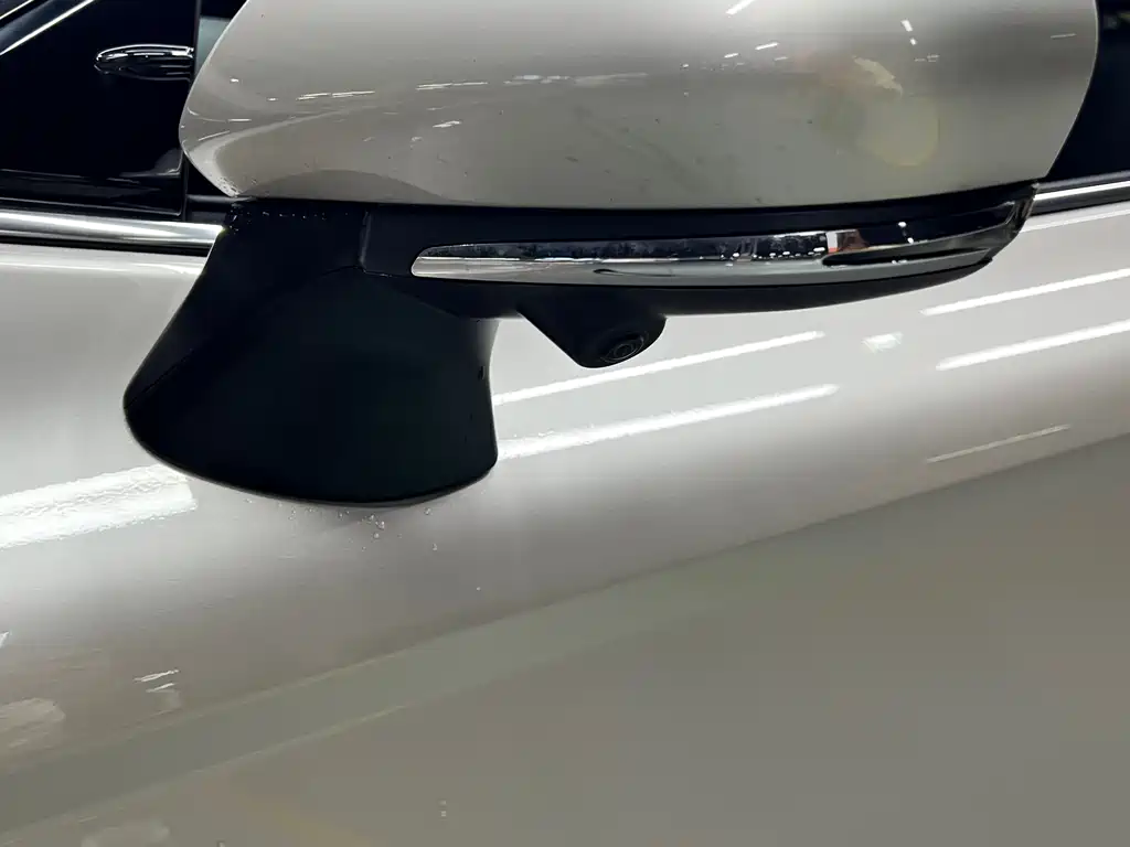 Toyota Camry 2023 — фото 24