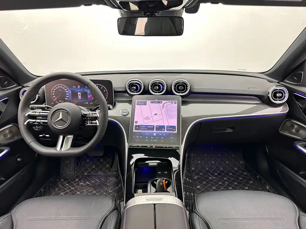 Mercedes-Benz C-Class 2024 — фото 10