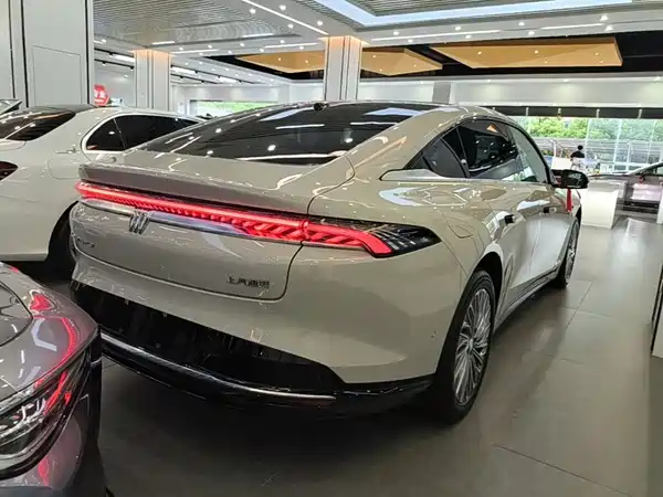Buick Zhijing L7 2025
