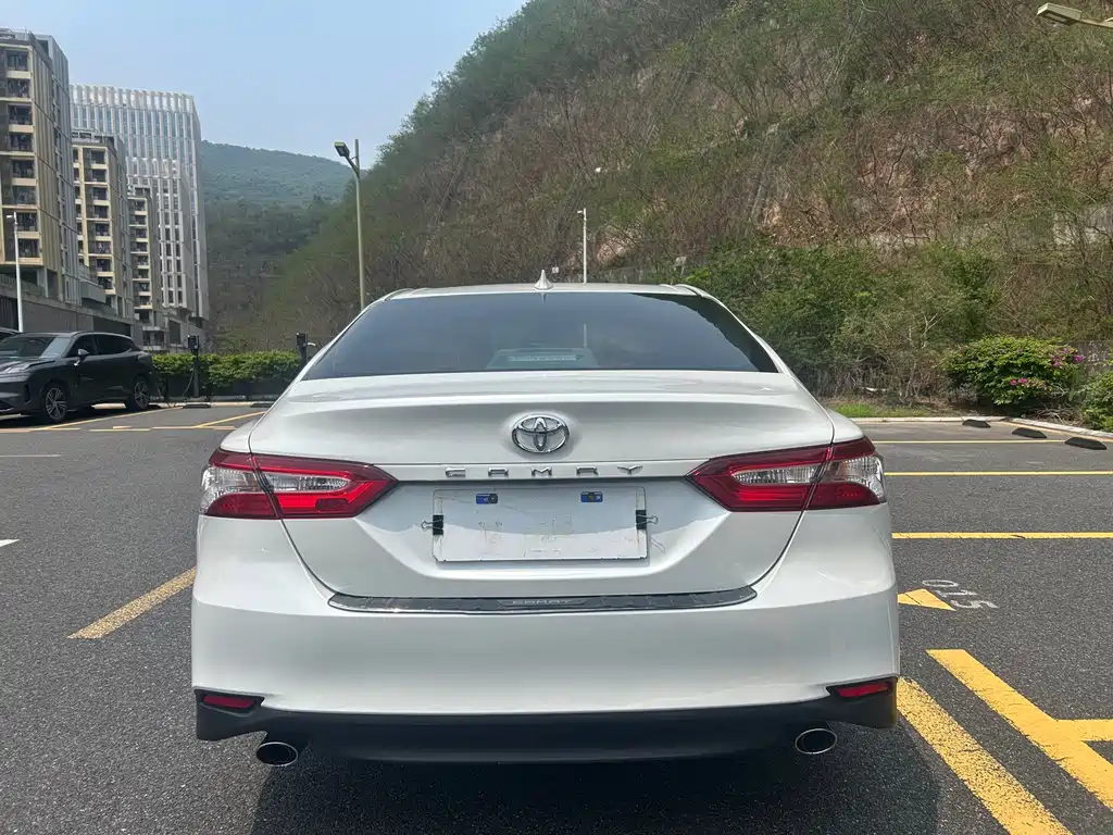 Toyota Camry 2022 — фото 29
