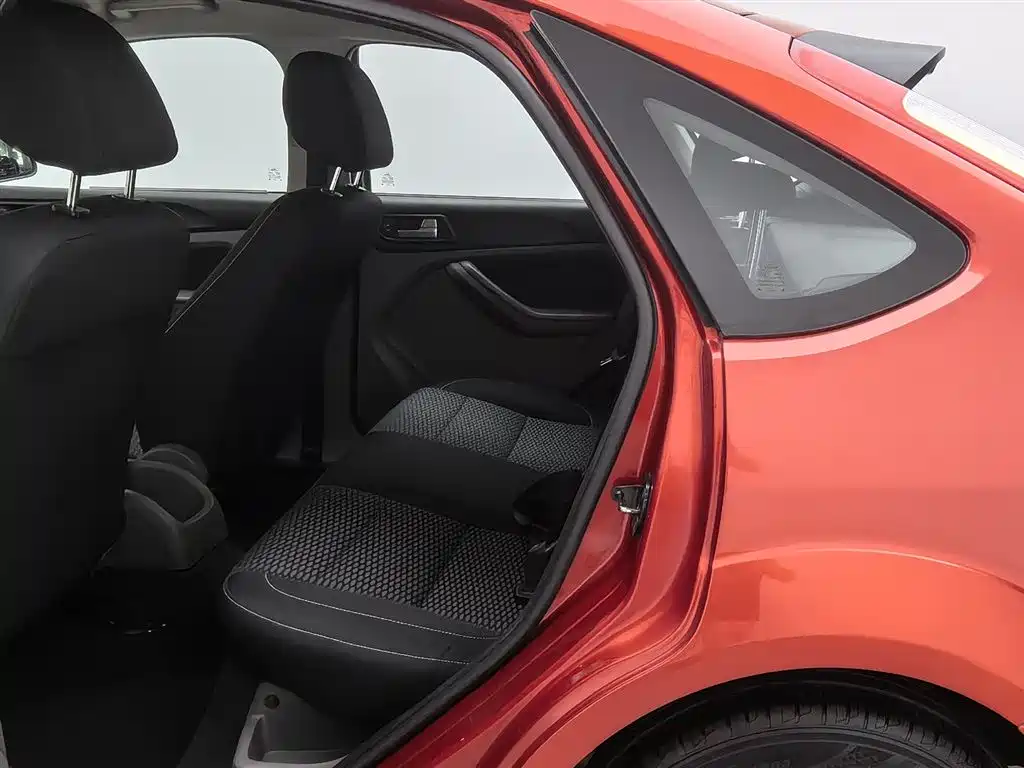 Ford Focus 2014 — фото 15