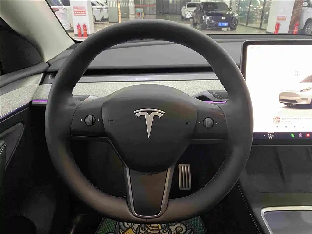 Tesla Model Y 2024 — фото 12