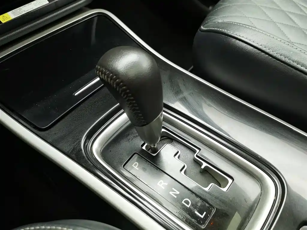 Mitsubishi Outlander 2021 — фото 13