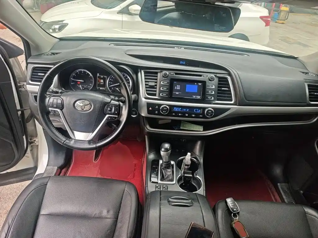 Toyota Highlander 2018 — фото 10