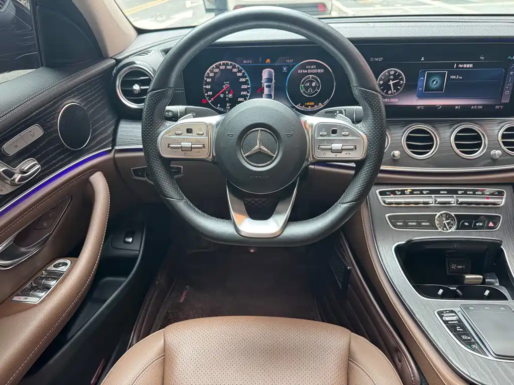 Mercedes-Benz E-Class 2019 — фото 16