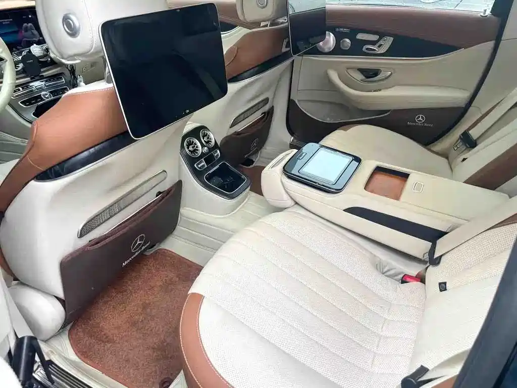 Mercedes-Benz E-Class 2022