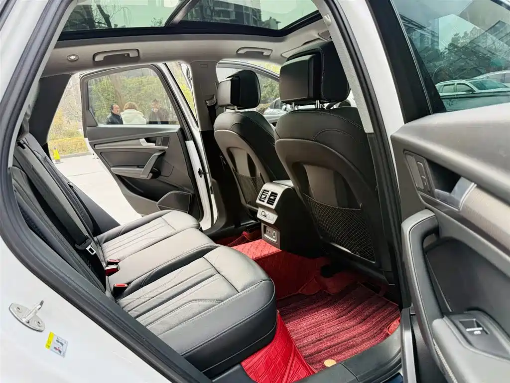 Audi Q5L 2022 — фото 16