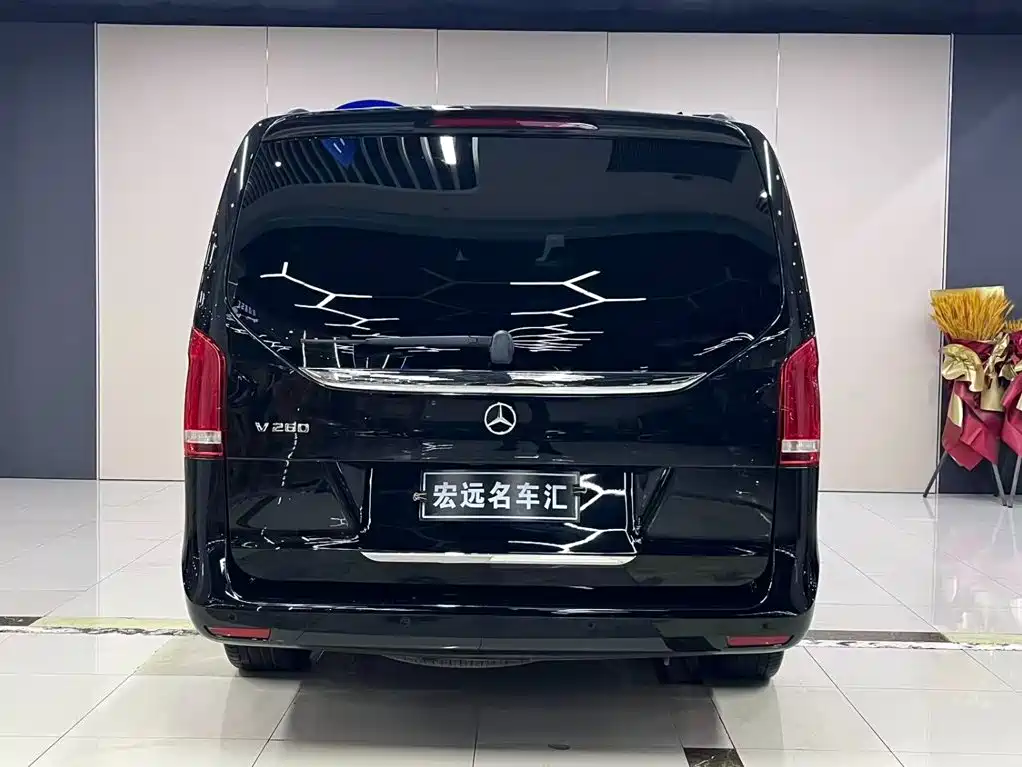 Mercedes-Benz V-Class 2022 — фото 4