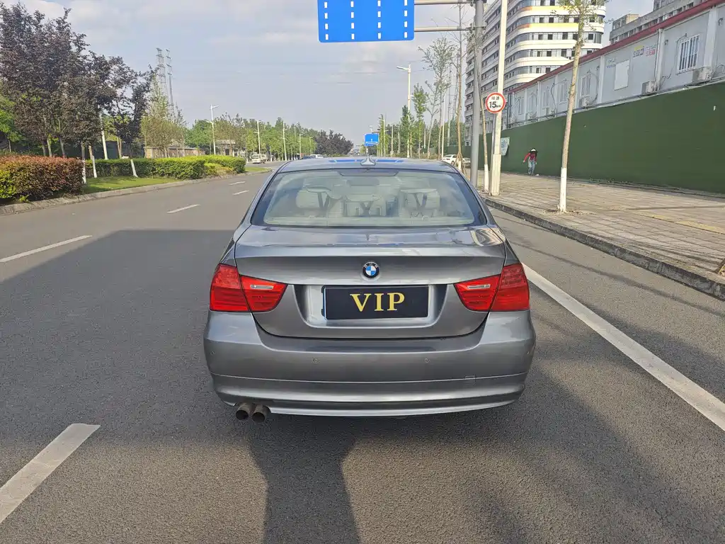 BMW 3 Series 2010