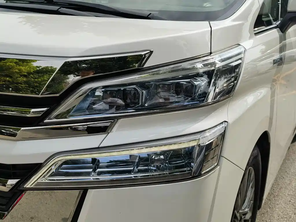 Toyota Vellfire 2021 — фото 17