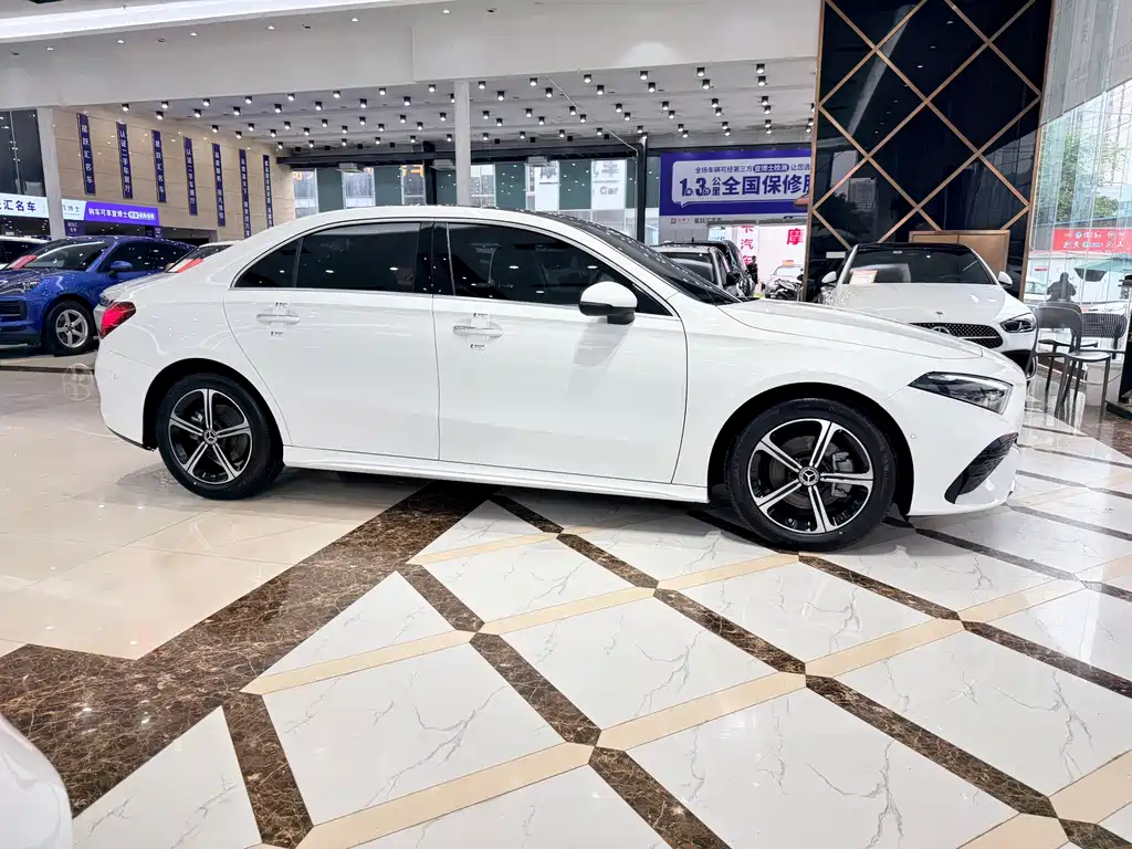 Mercedes-Benz A-Class 2023 — фото 20