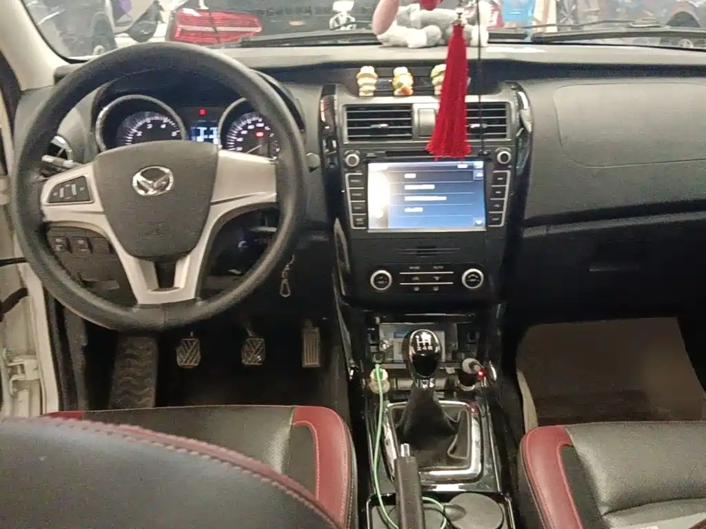 BAIC Huansu S3 2015 — фото 10