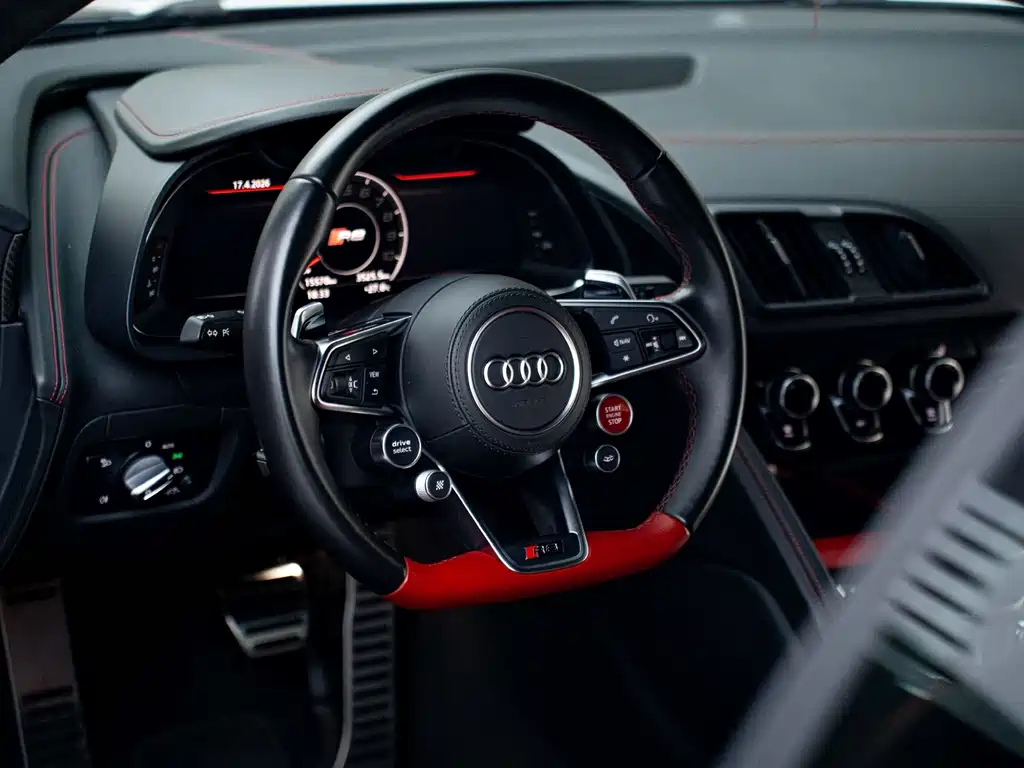 Audi R8 2018 — фото 12