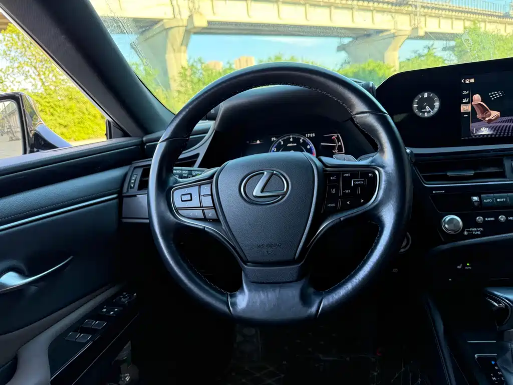 Lexus ES 2022 — фото 16