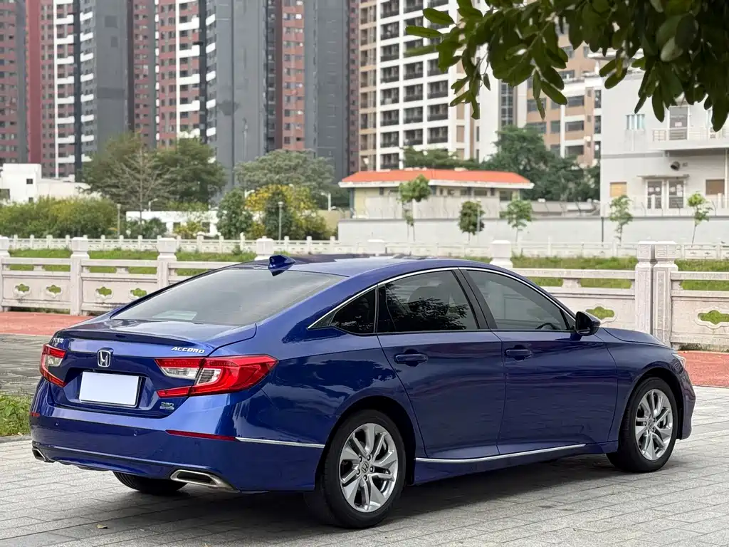 Honda Accord 2018 — фото 8