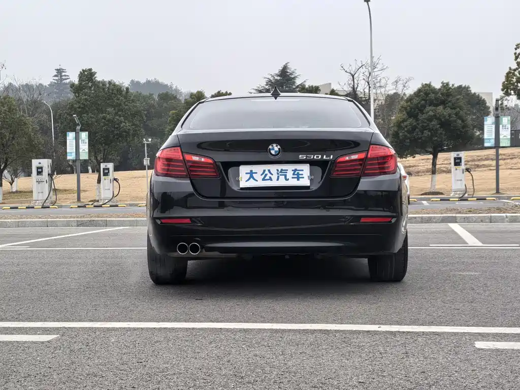 BMW 5 Series 2016 — фото 13