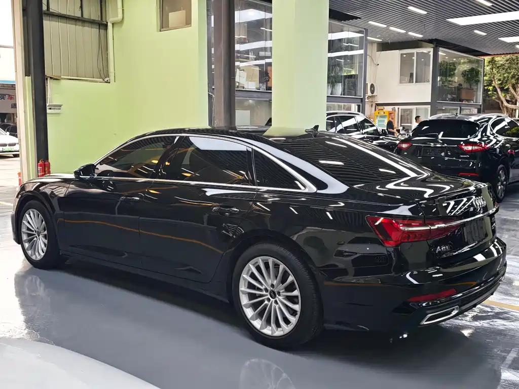 Audi A6L 2022