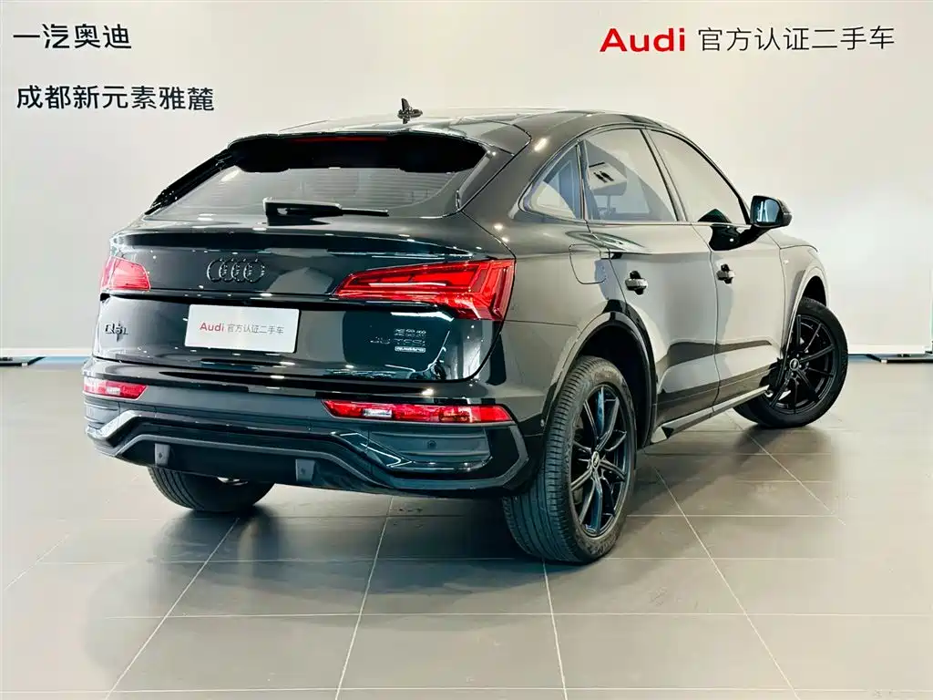 Audi Q5L Sportback 2025 — фото 4