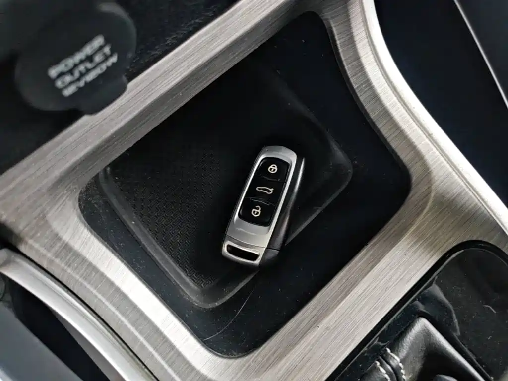 Geely Vision X3 2018 — фото 17