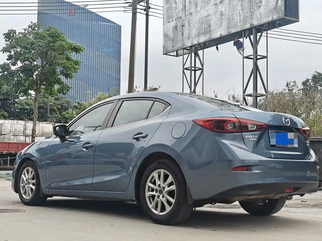 Mazda 3 Axela 2018 — фото 7