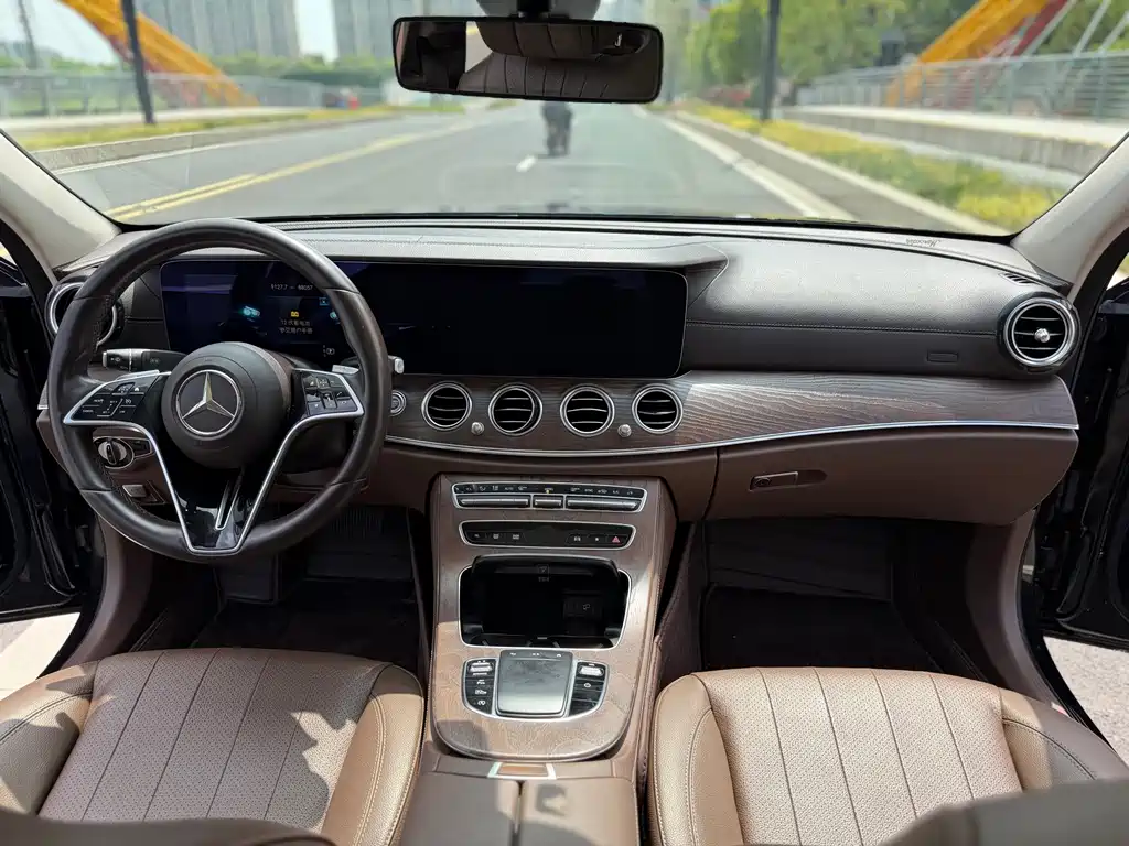 Mercedes-Benz E-Class 2021 — фото 4