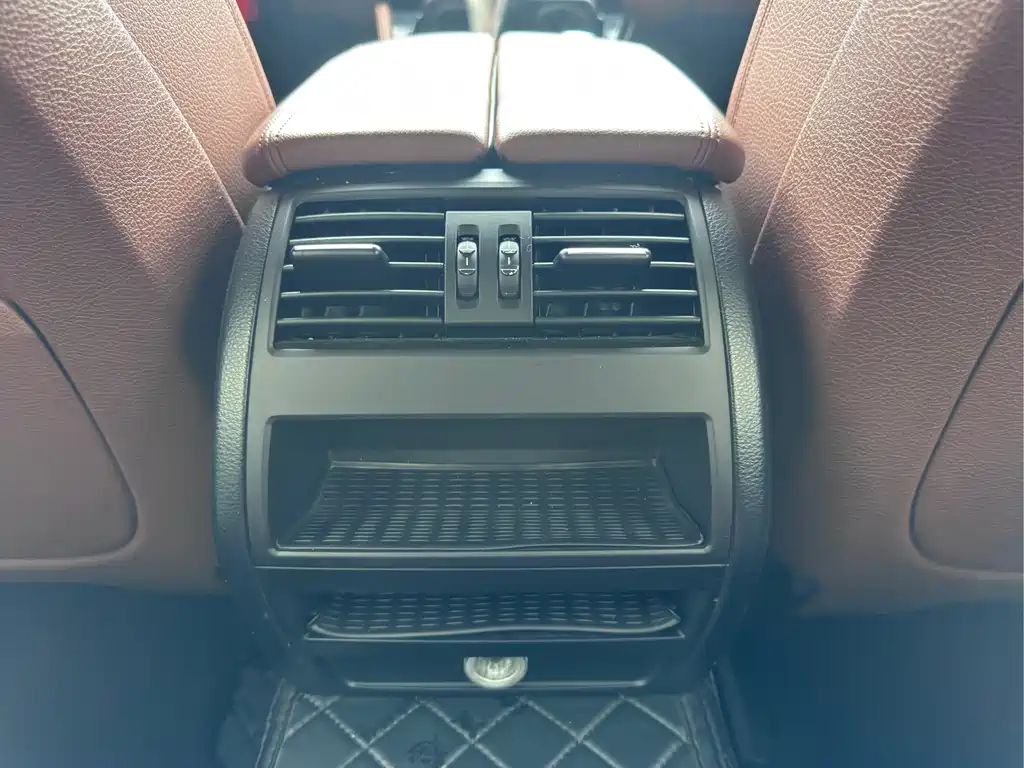 BMW 5 Series 2015 — фото 12