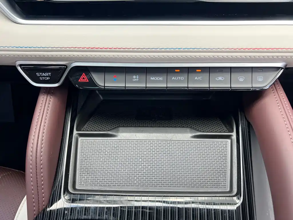 Geely Xingyue L 2023 — фото 17