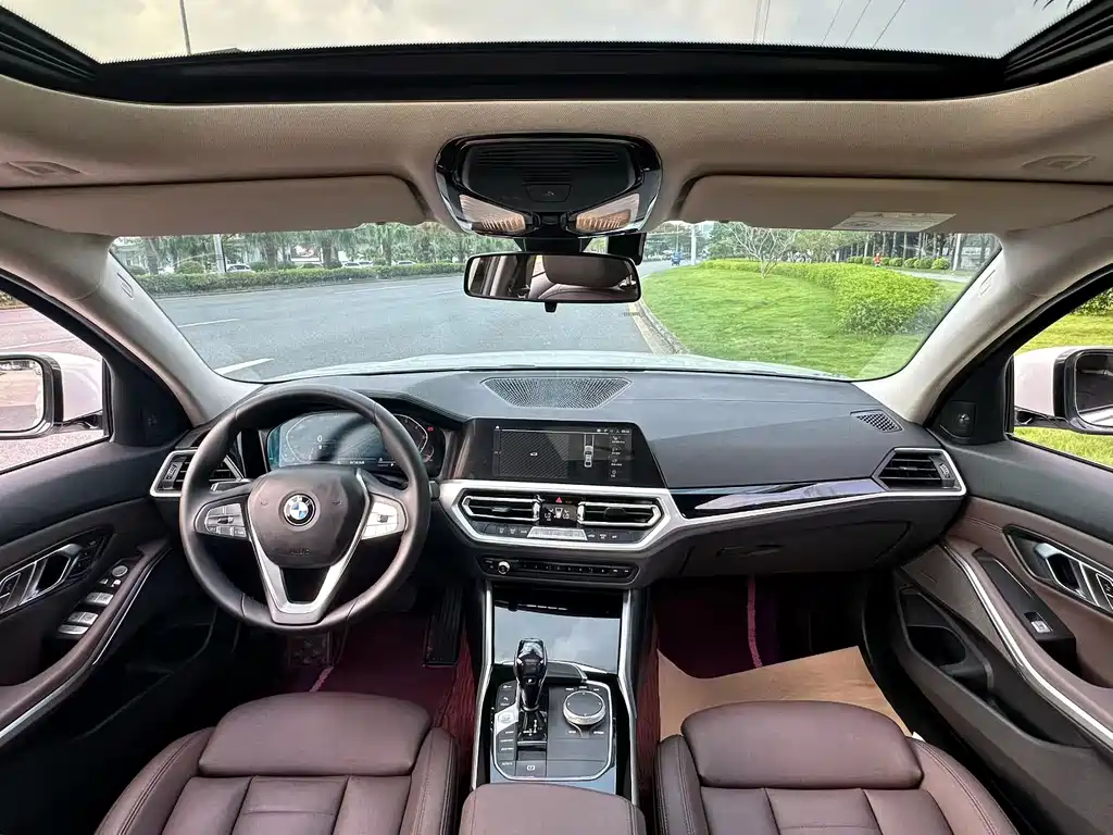 BMW 3 Series 2019 — фото 8
