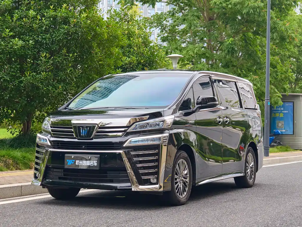 Toyota Vellfire 2021 — фото 1