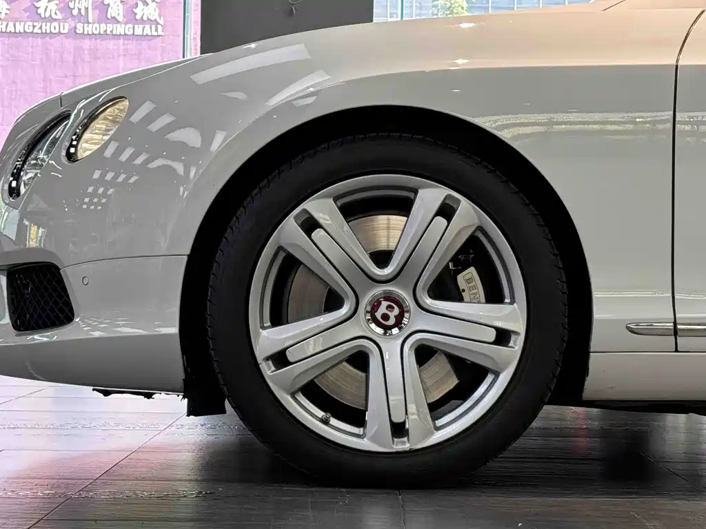 Bentley Continental 2013 — фото 15