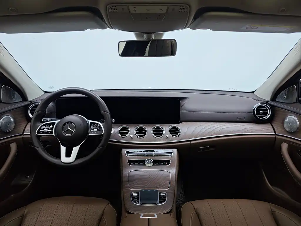 Mercedes-Benz E-Class 2019 — фото 11