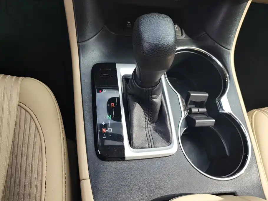 Toyota Highlander 2018 — фото 16